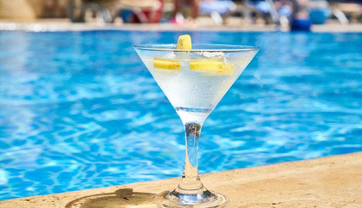 Can You Drink with Delta-11? Effects + Safety Tips - VO Inc