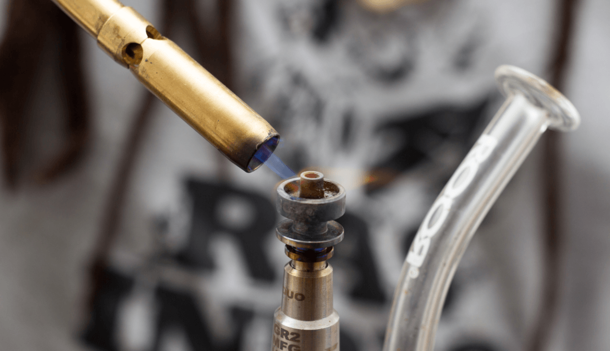 Dabbing Delta 8: What are Delta 8 Dabs + How to Do It - VO Inc