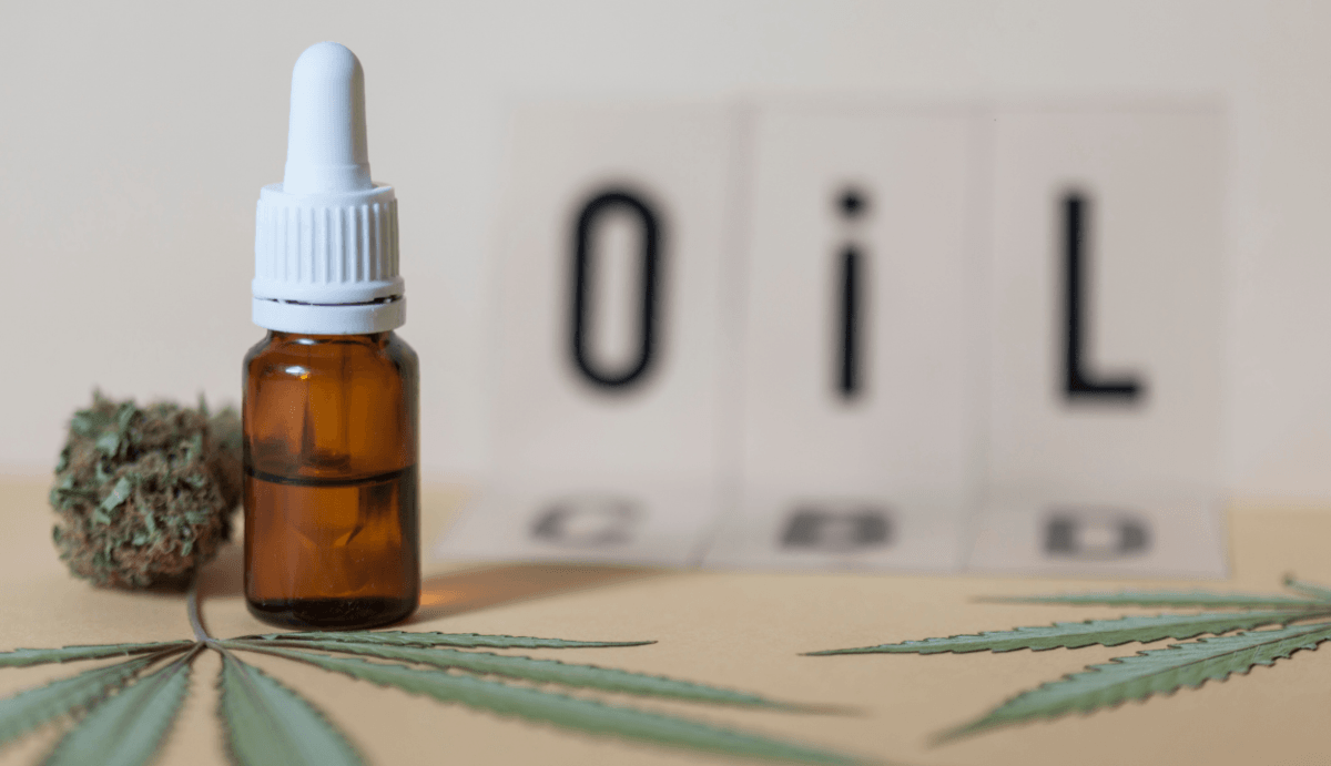 Does CBD Oil Expire? (+ How To Know They've Gone Bad) - Vida Optima™