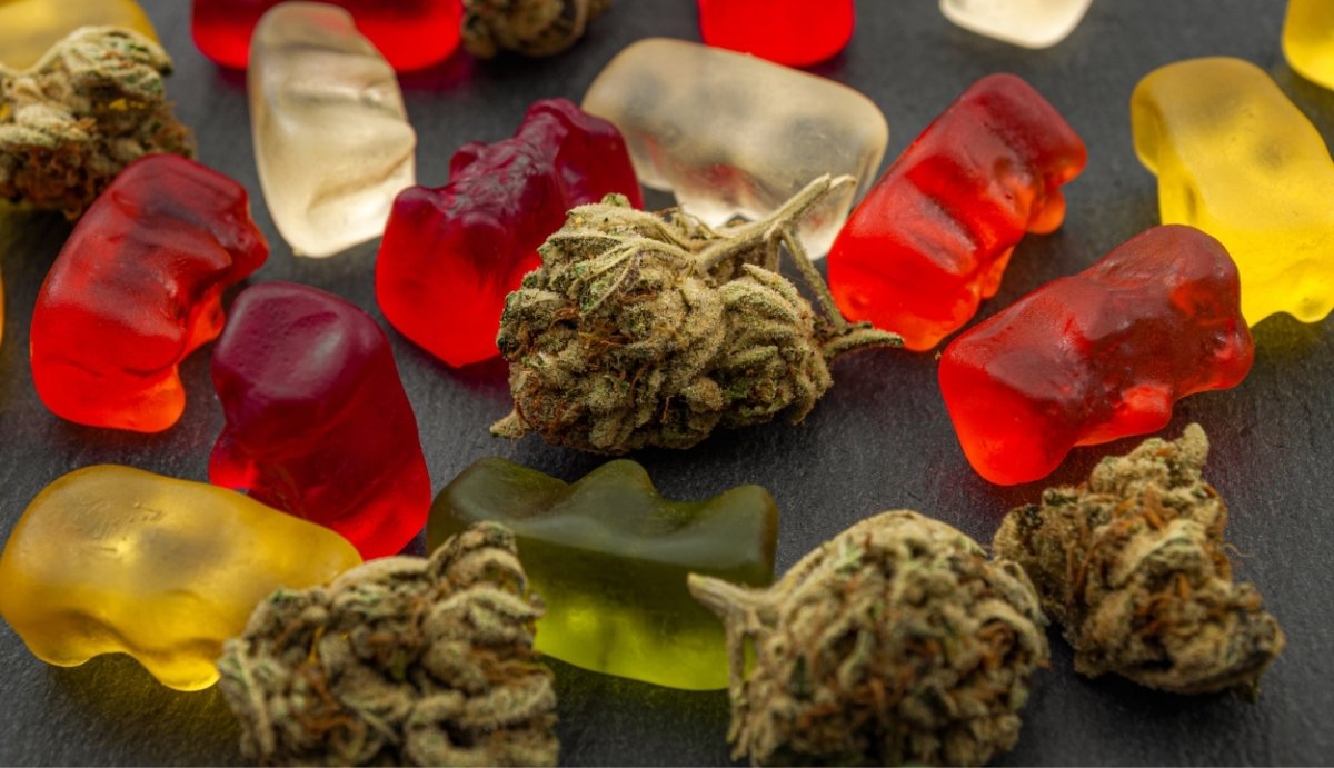 Edibles vs Smoking: Pros &Cons