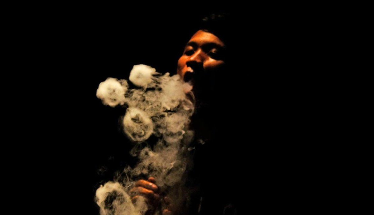 How To Ghost Vape? (+9 Beginner Vape Tricks) - VO Inc