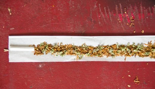 Spliff vs Joint vs Blunt: Pros and Cons of Different Smoking Methods - VO Inc