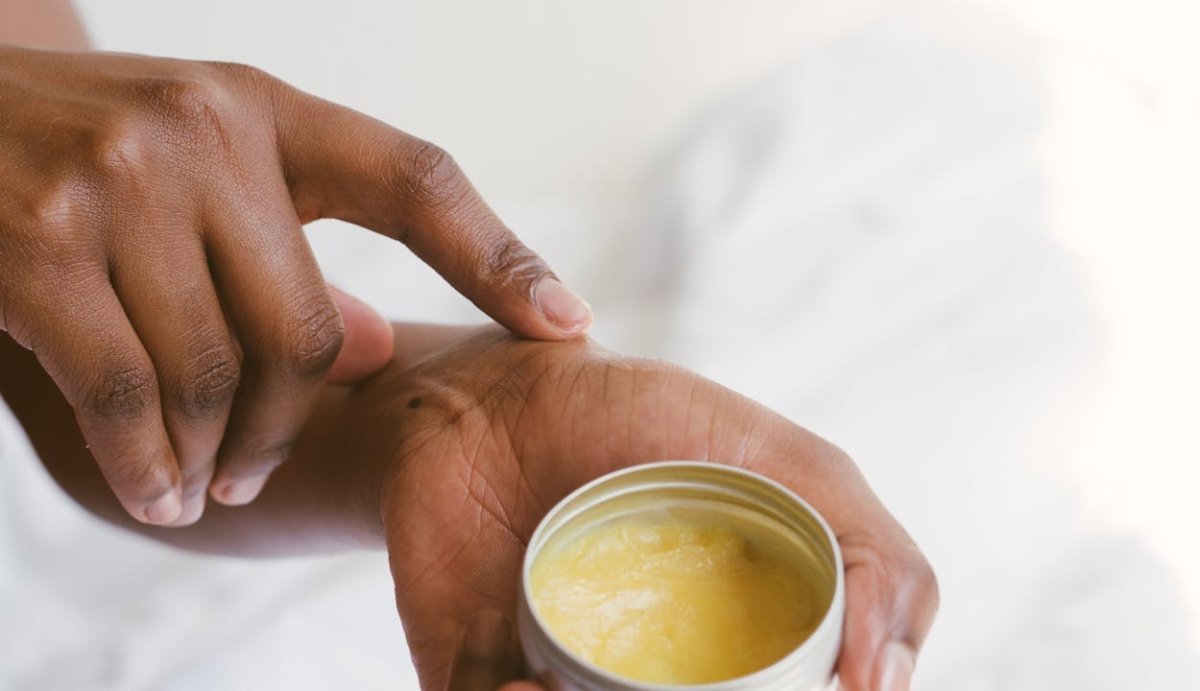Top 5 Best CBD Creams for Tendonitis: Which is Most Effective (does it work for all?) - Vida Optima™